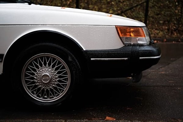 Quels sont les meilleurs produits pour nettoyer et entretenir les phares en plastique?